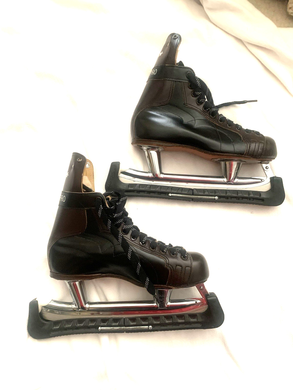 CCM Senior A Hockey Skates Size 10 ( Excellent Condition)